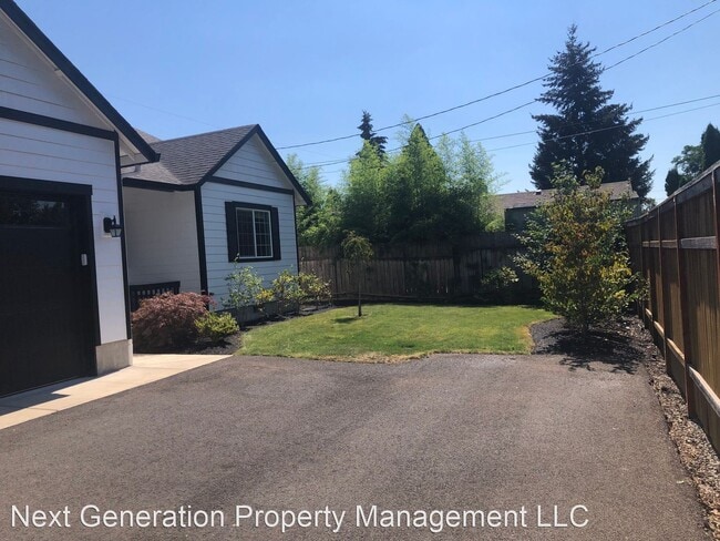 Building Photo - 3 br, 2 bath House - 2421 Benson Ln