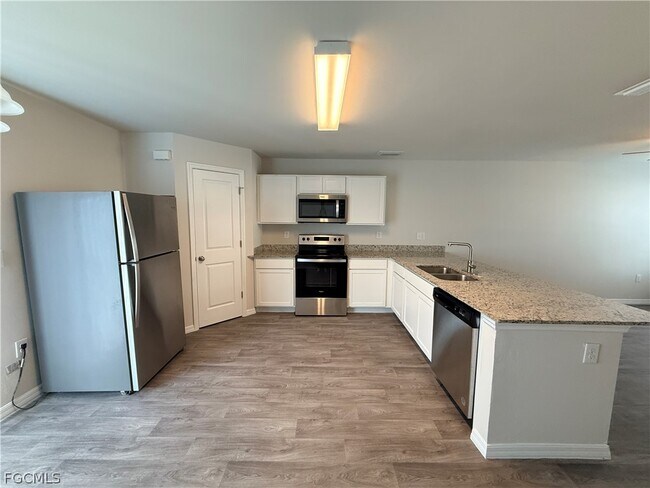 Foto del edificio - 324 NW 3rd Ln