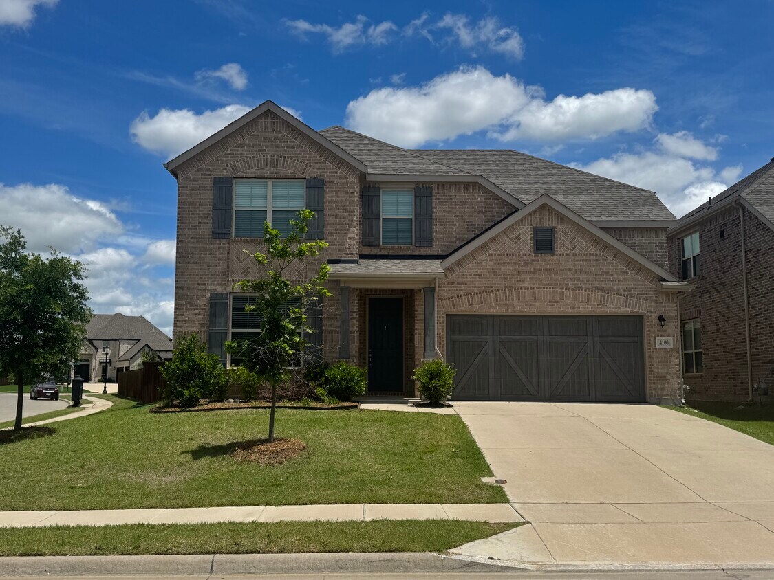 Foto principal - 4100 Smokey Hill Ct
