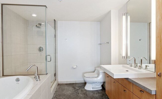 ESTUDIO - Plaza Towers Condominiums