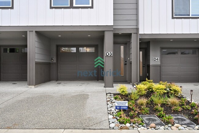 Building Photo - Spacious 3-Bedroom Townhouse Retreat with 3 Full Baths in Bothell - 1,551 Sq. Ft. of Modern Comfort!