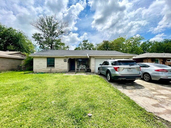 Photo - 3124 Hillglenn Rd House