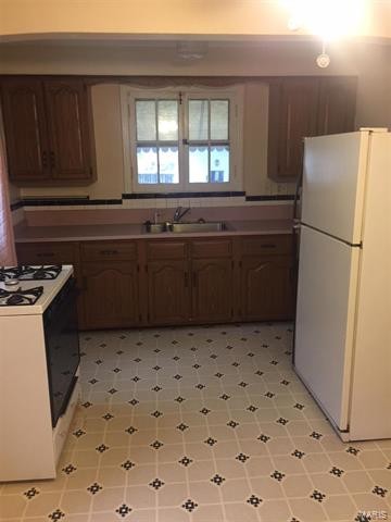 Building Photo - 7066 Bancroft Ave