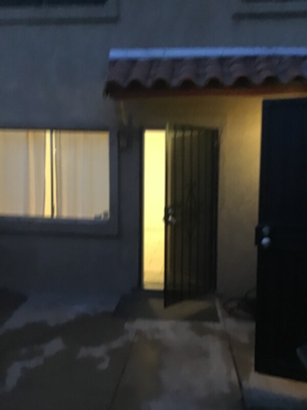 Building Photo - 4034 W Mesquite Ln