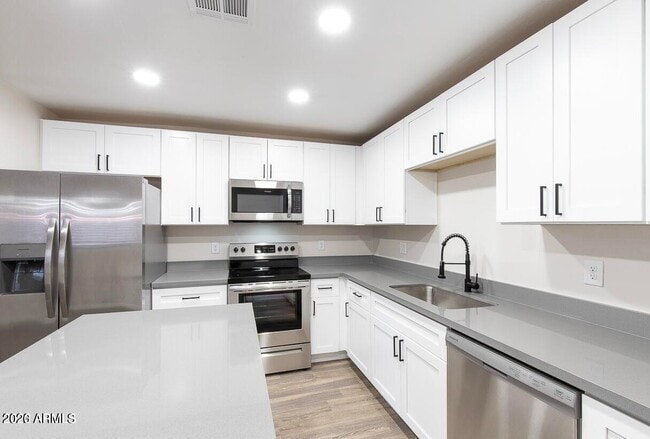 Building Photo - 8519 E Sheridan St