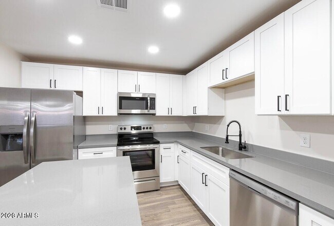 Foto del edificio - 8519 E Sheridan St