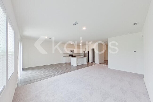 Building Photo - 677 Castillo Dr