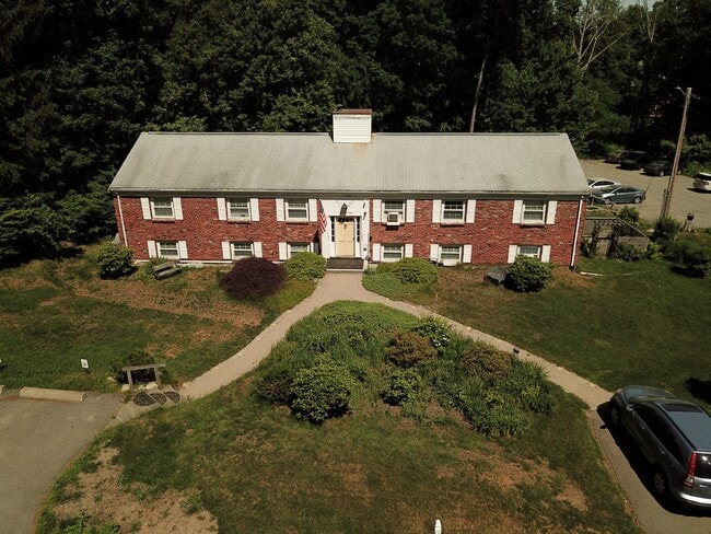 Building Photo - Quiet Country Living 2BD/1BA