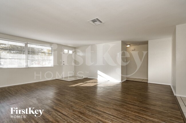 Building Photo - 9204 Lido Ln