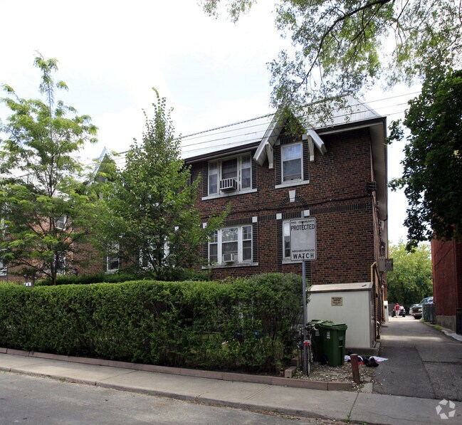 Photo du bâtiment - Howland Court