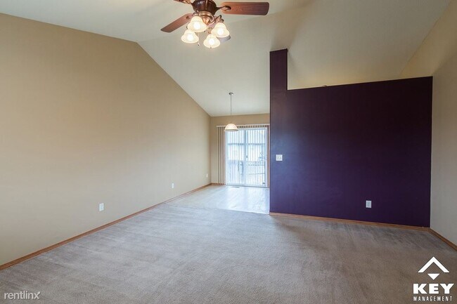 Foto del edificio - 5 br, 2 bath House - 5902 E Pembrook St