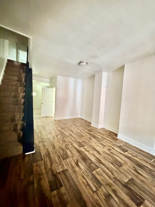 Foto del edificio - Spacious 3-Bedroom Home with Central A/C, In-Unit Laundry & Pet-Friendly Living