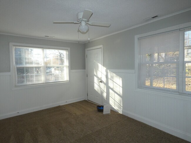 Foto del edificio - 10620 N Locust Ct