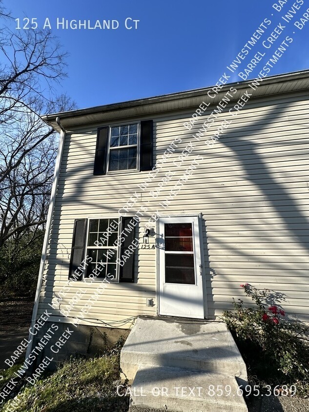 Foto principal - 2-Bed 1-Bath Townhome + Garage