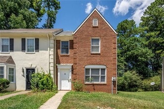 Building Photo - 2928 Governors Ct
