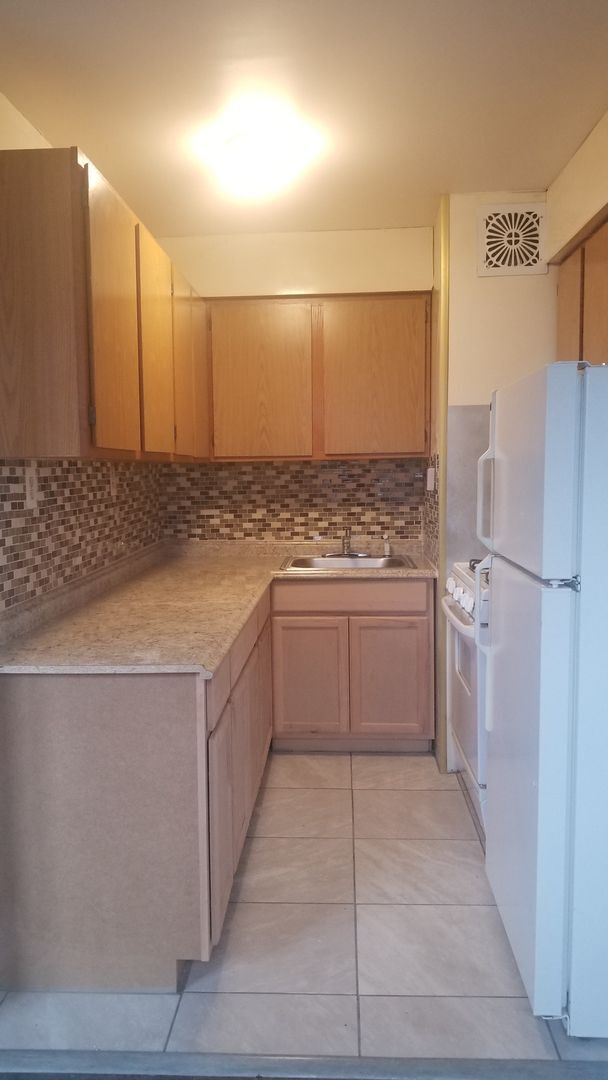 Building Photo - AMAZING 2Bd/1Ba in CHESTNUT HILL!!!
