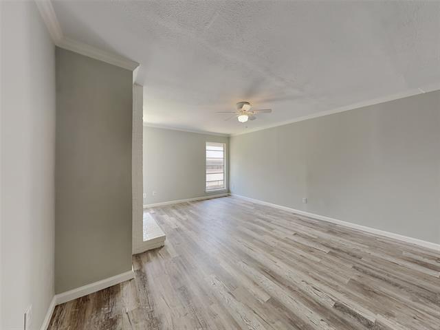 Building Photo - 10590 High Hollows Dr