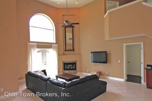Building Photo - 673 Lake Harbor Cir