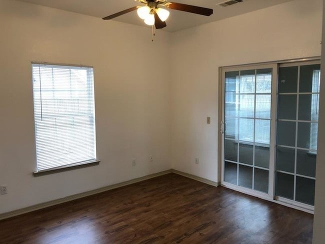 Foto del edificio - 1938 Dos Laredos Ave