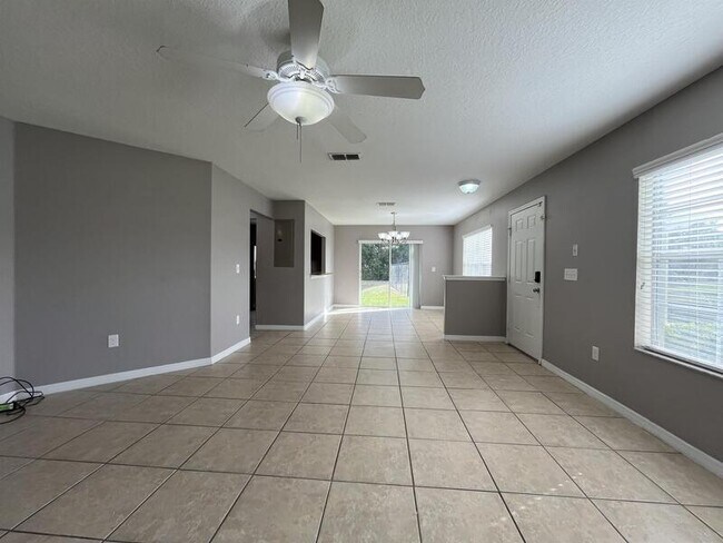 Building Photo - 420 Carina Cir