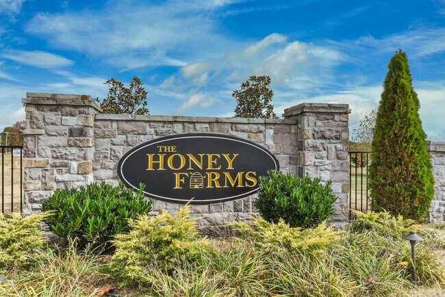 Building Photo - **2022-BUILT TOWNHOME IN HONEY FARMS WITH ...