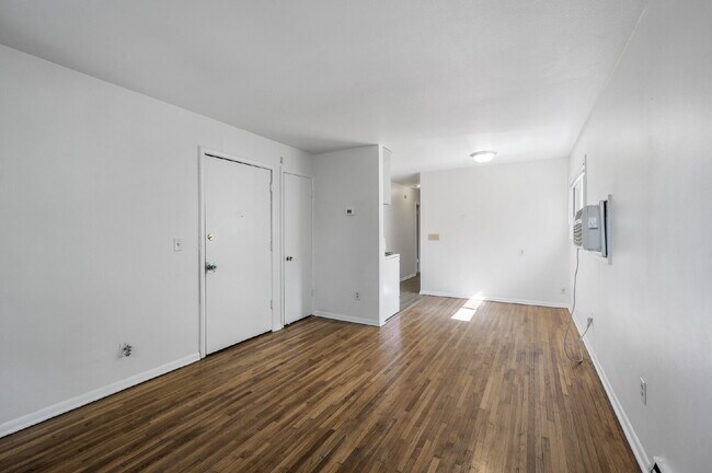 Foto del edificio - Renovated Upper-Level 2BR Unit in Minneapo...