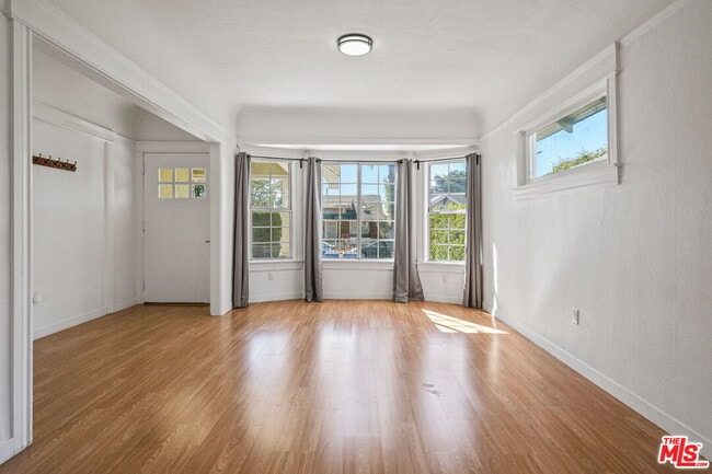 Foto del edificio - 2041 W 31st St