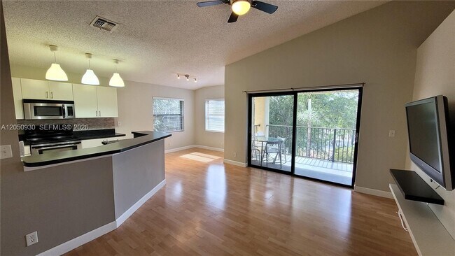 Foto del edificio - 9999 Summerbreeze Dr
