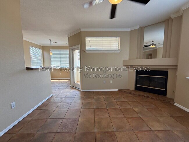 Foto del edificio - 2992 N Miller Rd