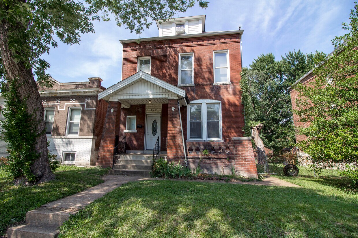 919 Bates St, Saint Louis, MO 63111 House Rental in Saint Louis, MO