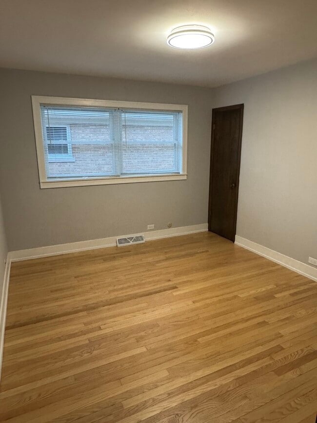 Foto del edificio - 7712 Sunnyside Ave