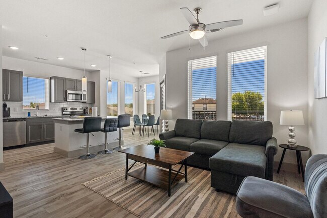 Foto del edificio - 12100 1/2 Ferrystone Glen Drive-SI ID1343246P