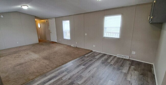Building Photo - 713 Michelle Dr