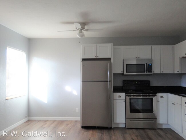 Building Photo - 1 br, 1 bath Apartment - 4901 29th Ave S, #5