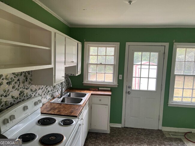 Foto del edificio - 3123 Brownell Ave