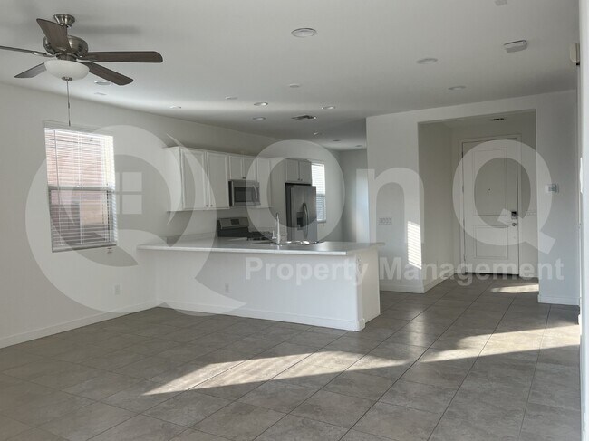 Foto del edificio - 8953 W Palo Verde Dr