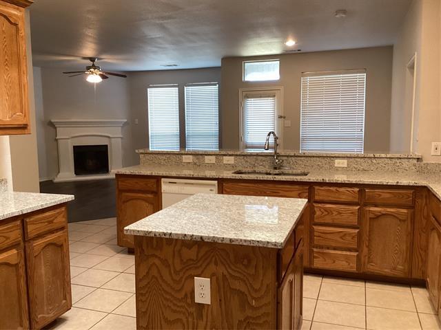 Foto del edificio - 3909 Old Richwood Ln