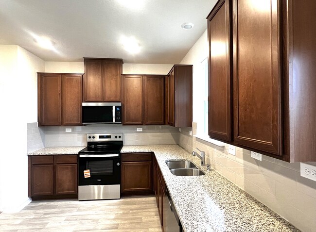 Foto del edificio - 7510 Fishbowl Ln