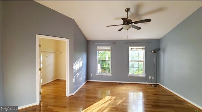 Building Photo - 441 Clayhall St