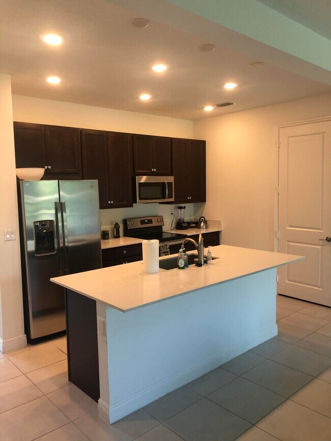 Building Photo - 4384 Veleiros Ave