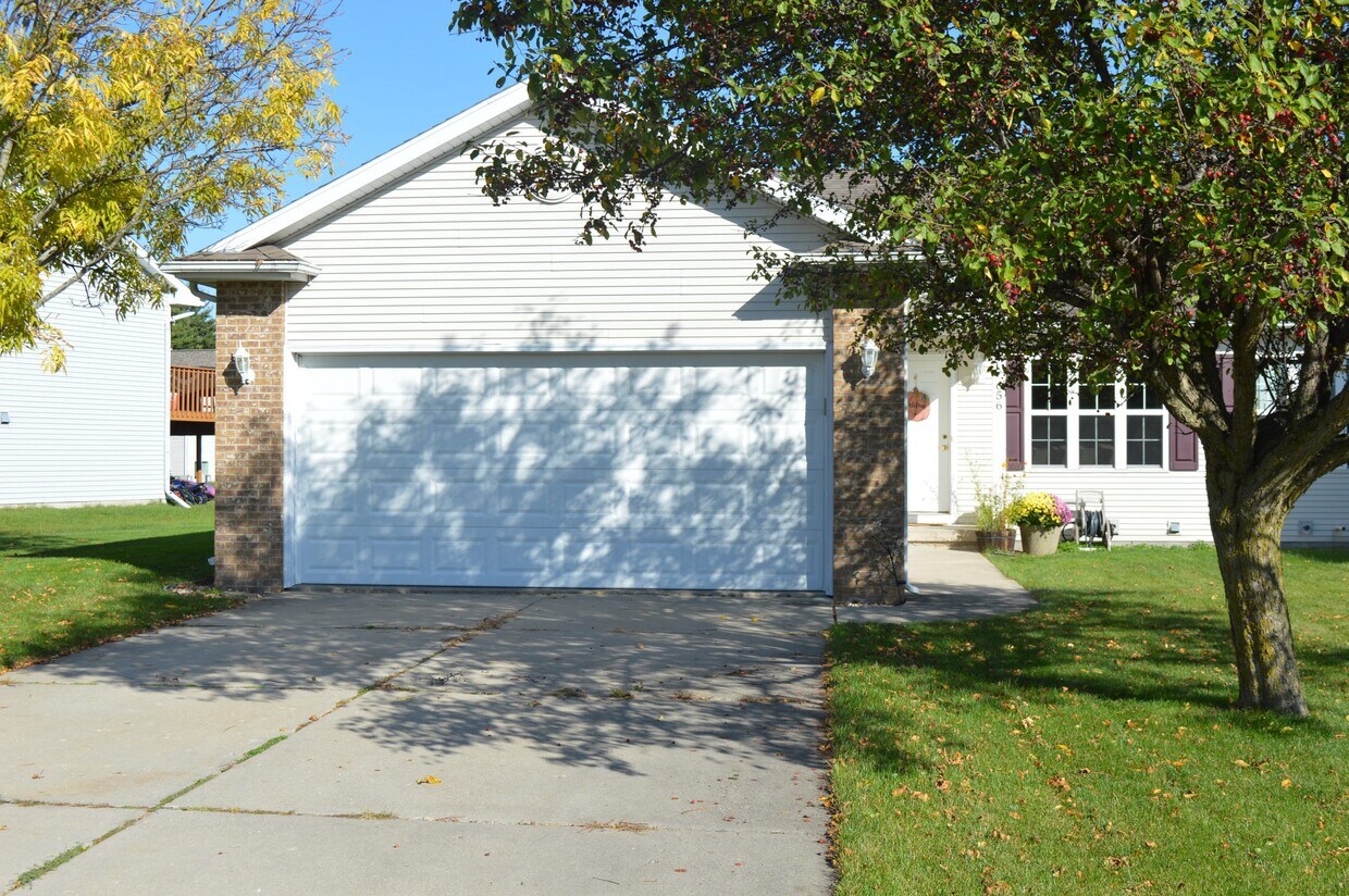 656 S Burr Oak Ave Oregon, WI 53575 Alquileres en Oregon, WI