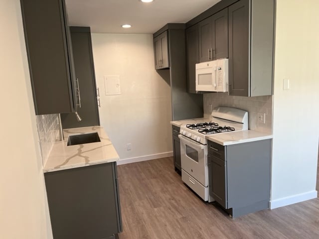 Building Photo - 14607 Gilmore St