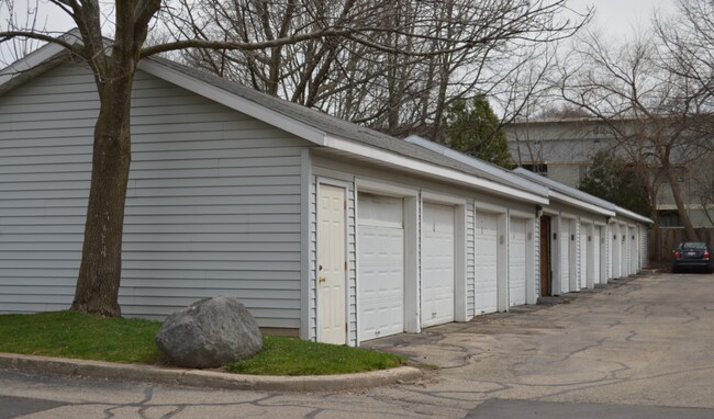 Building Photo - Available April 1st