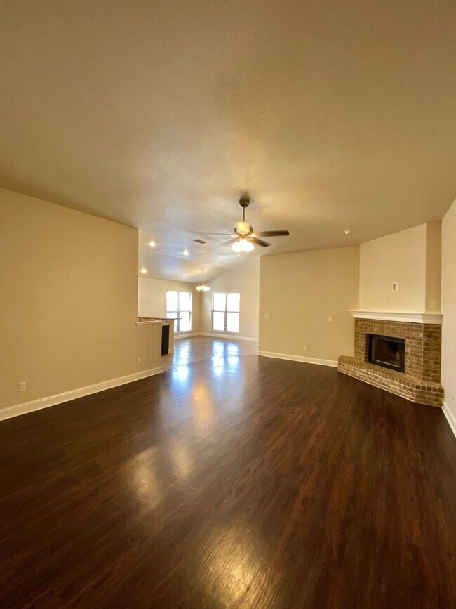 Foto del edificio - Move in Special!