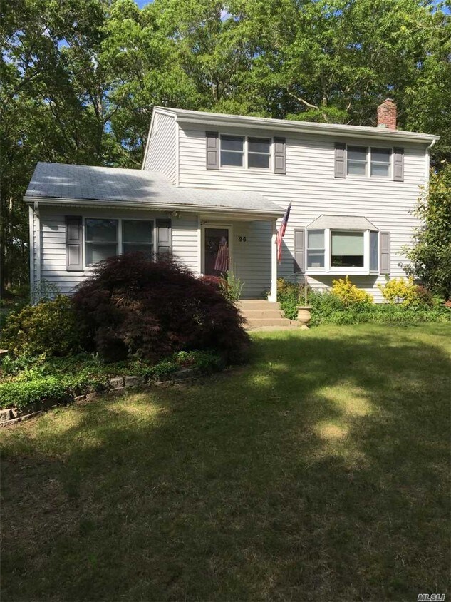 Primary Photo - 96 Oak St