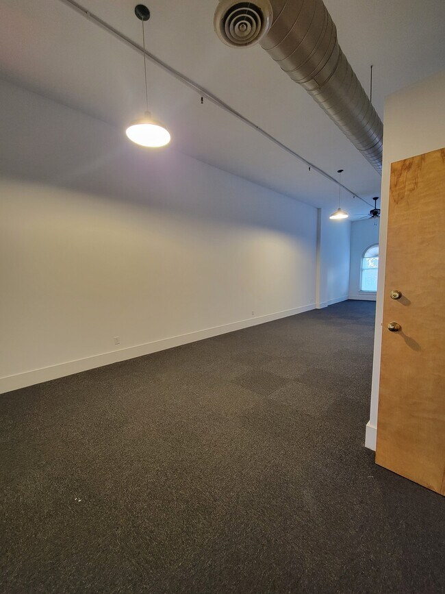 Foto del edificio - 122 N 3rd St