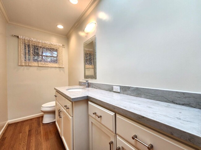 Building Photo - Charming 3-Bedroom Home in Old Palo Alto a...