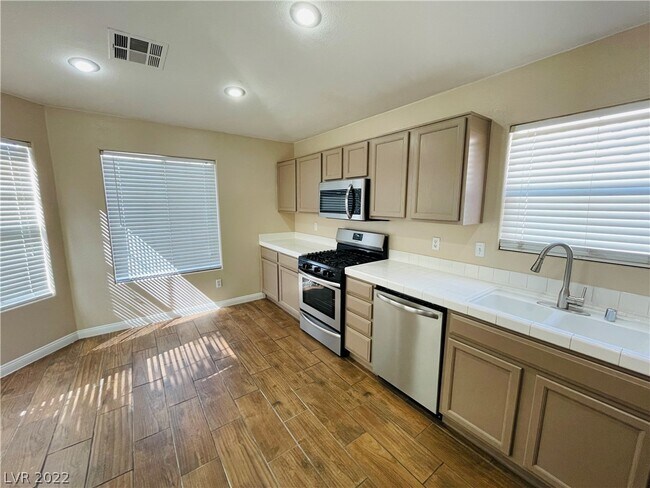 Foto del edificio - 1574 Autumn Hill St