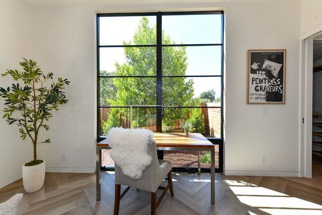 Foto del edificio - Discover NapaLuxe, A Newly Constructed Pri...