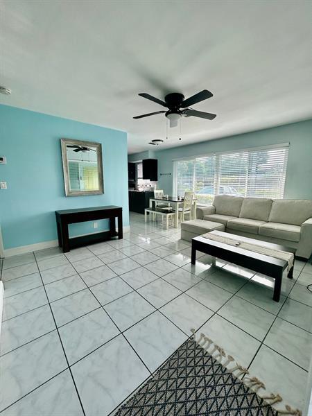 Foto del edificio - 4421 Poinciana St